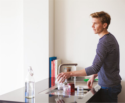 Mężczyzna w kuchni